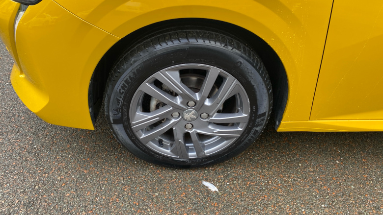 Peugeot 208 1.2 PureTech Active Premium 5dr Petrol Hatchback